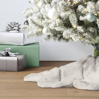  48" Christmas Dia Faux Fur Snowflake Shaped Tree Skirt - Wondershop™