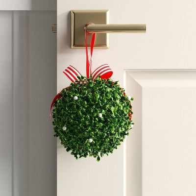  Christmas Box Wood Mistletoe - Wondershop™