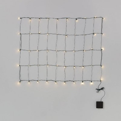  3'x4' 50ct Solar LED Christmas Net Lights With Green Wire - Wondershop™